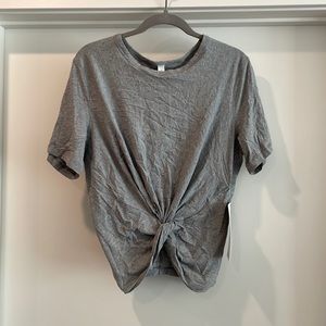 Lululemon NWT Gray Tee Size 10